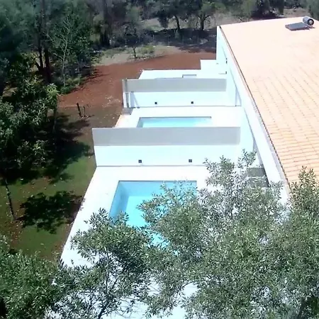 Splash With Private Pools * Νικιάνα