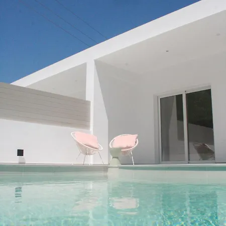 Splash With Private Pools Νικιάνα