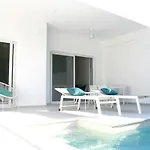 Apartament Splash With Private Pools Nikiana