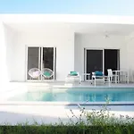 Apartament Splash With Private Pools Nikiana