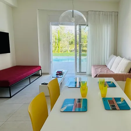 Apartment Splash With Private Pools Nikiana