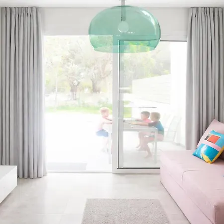 Splash With Private Pools Apartament *