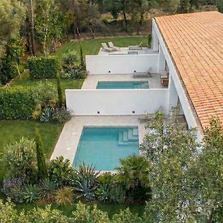 Splash With Private Pools