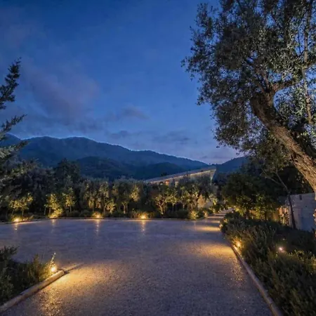 Splash With Private Pools Appartement Nikiana