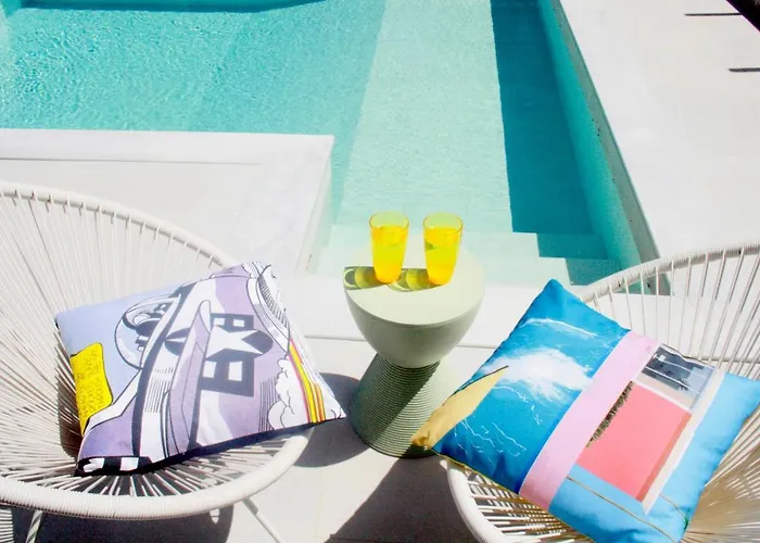 Splash With Private Pools Nikiana