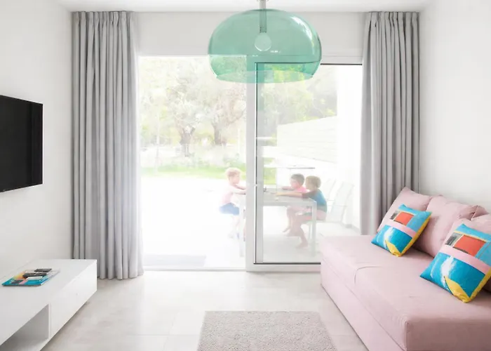 Splash With Private Pools Apartament *