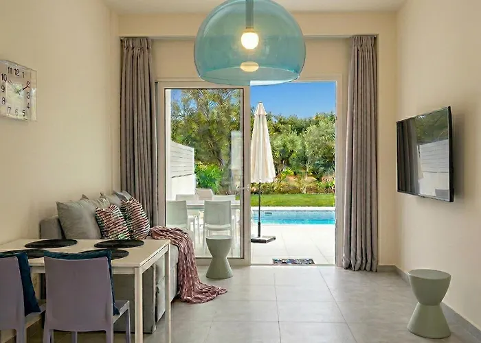 Splash With Private Pools Apartament